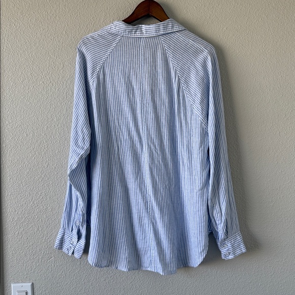 Z Supply The Perfect Line Top Bay Blue Striped Linen Blend Button Down M - Picture 8 of 10
